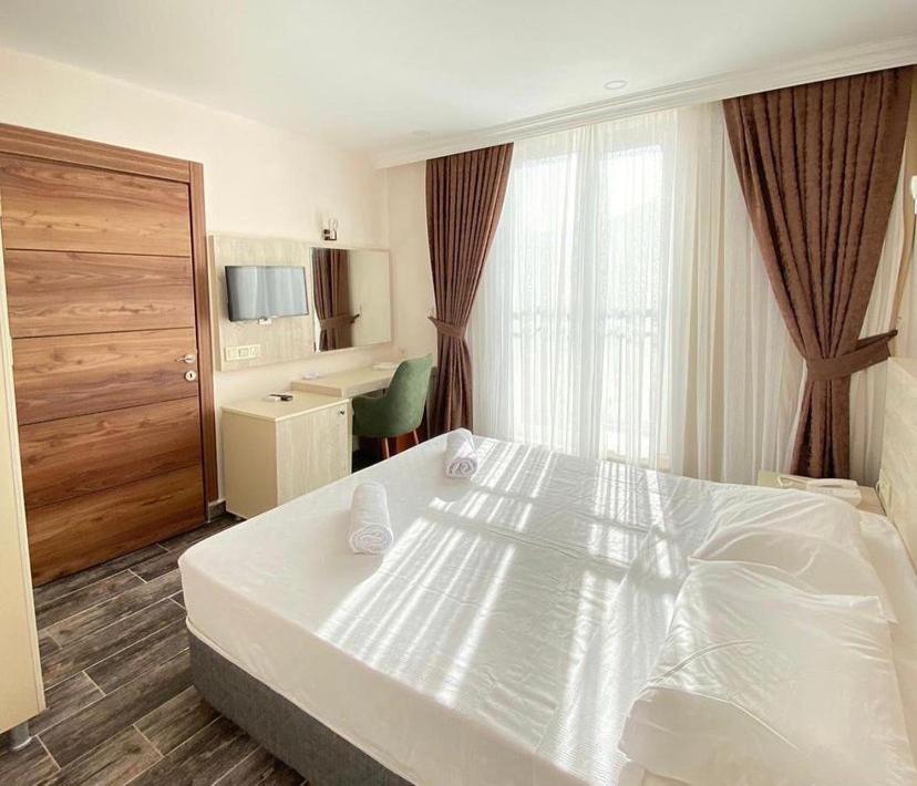 Dream Town Hotel&Restaurant เกเมร์ ภายนอก รูปภาพ