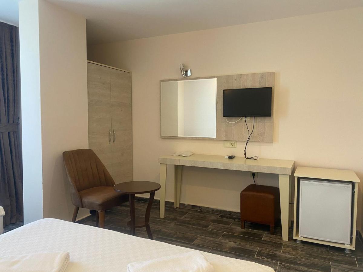 Dream Town Hotel&Restaurant เกเมร์ ภายนอก รูปภาพ