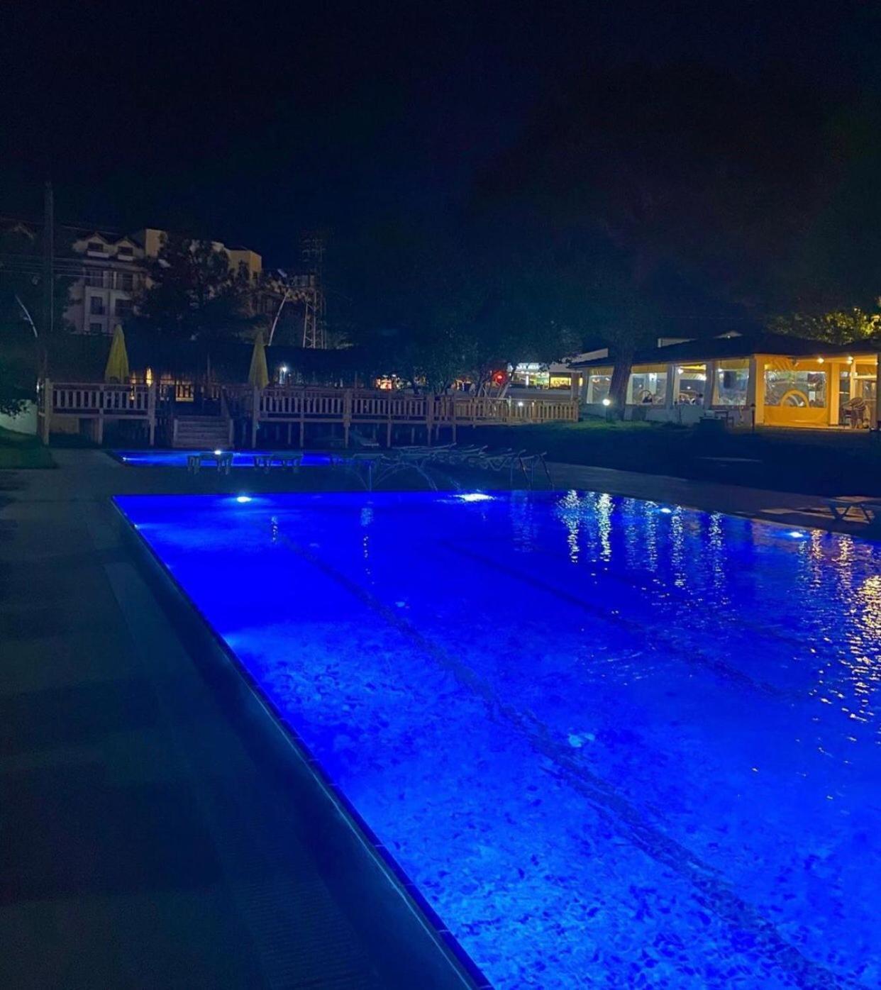 Dream Town Hotel&Restaurant เกเมร์ ภายนอก รูปภาพ