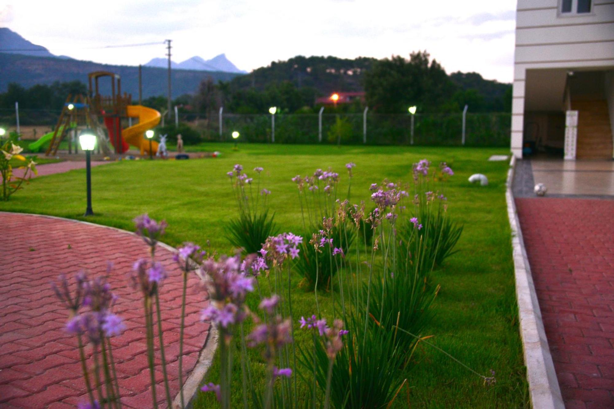 Dream Town Hotel&Restaurant เกเมร์ ภายนอก รูปภาพ
